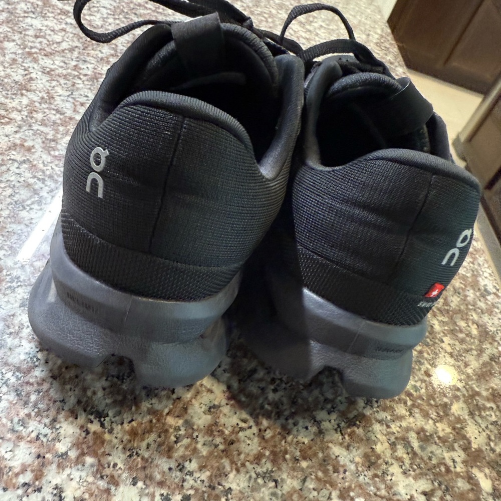Women’s on clouds - cloud surfers 7.5